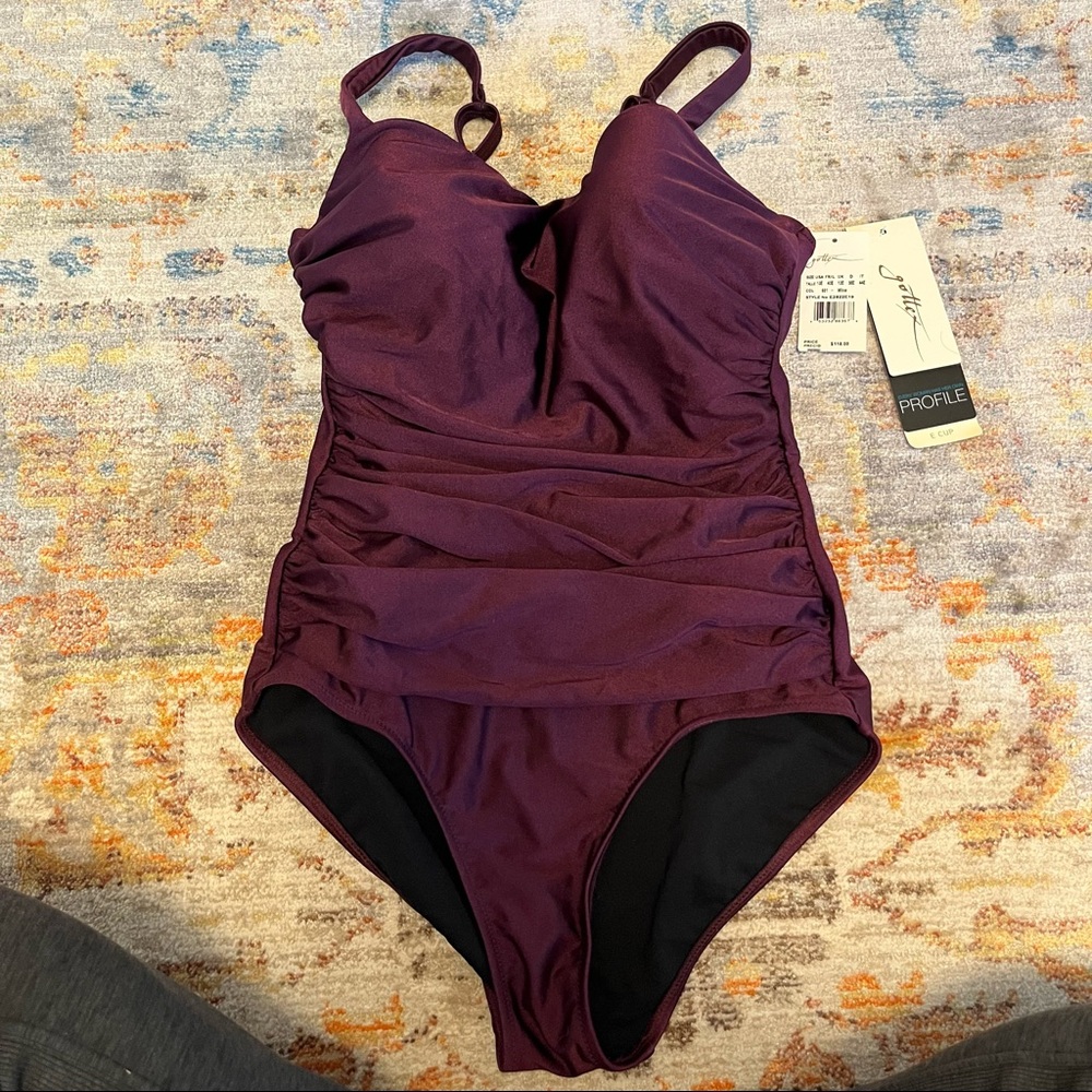 One piece - wine color - size 10E